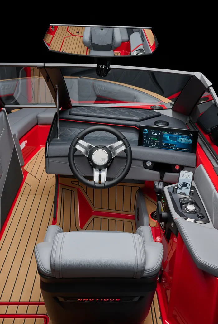 Super Air Nautique S23, at the helm