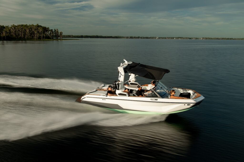 2023_Super_Air_Nautique_GS20_001